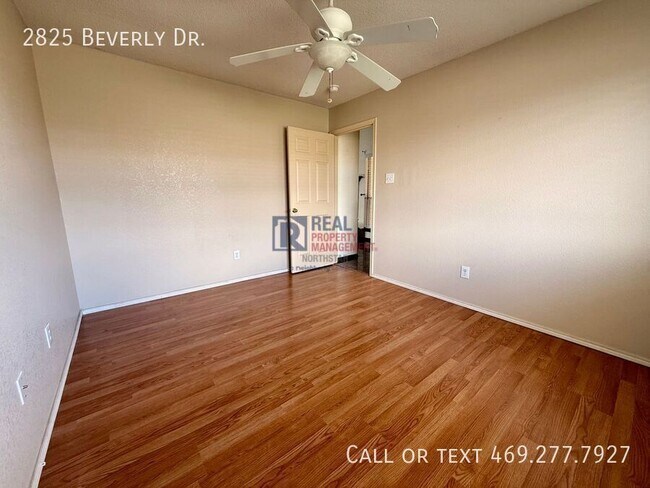 Building Photo - 2825 Beverly Dr