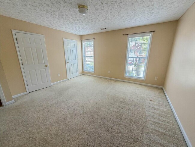 Building Photo - 2760 Rusticwood Dr SW