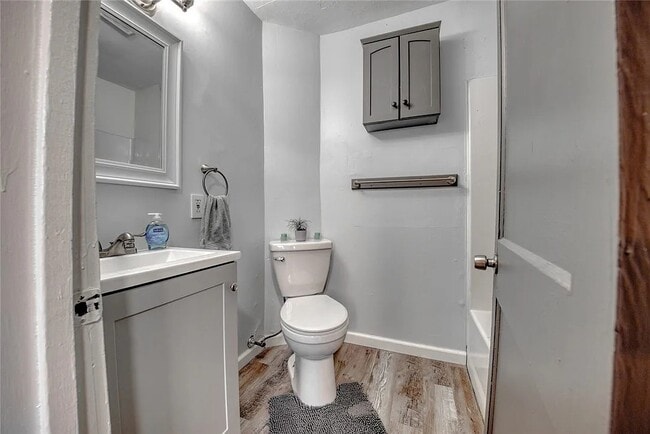 Building Photo - 586 Highland Ave