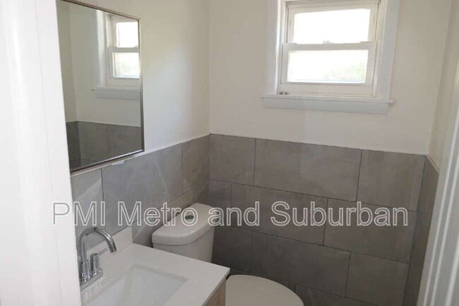 Building Photo - 37 E Judith Ann Dr
