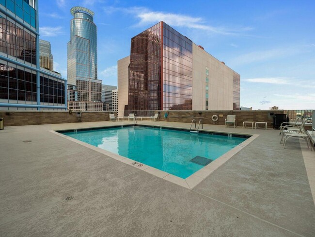 Building Photo - 433 S 7th St