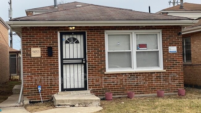 Building Photo - 9053 S Aberdeen St