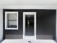 Building Photo - 4548 SW 33rd Ave