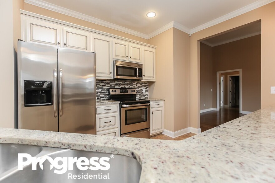 Building Photo - 1703 Drayton Dr