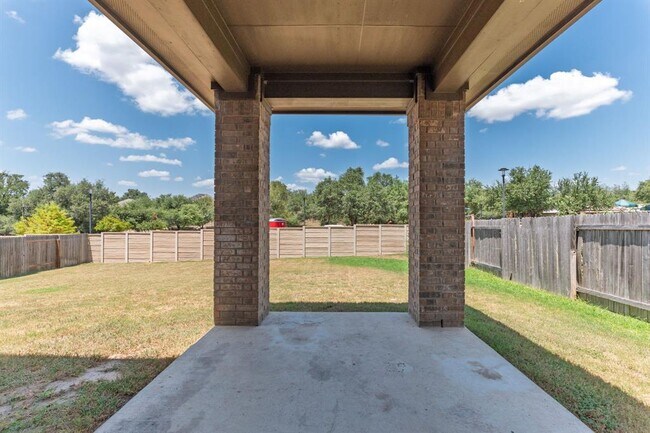 Building Photo - 4233 Privacy Hedge St