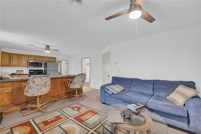 Building Photo - 307 Moore Ave