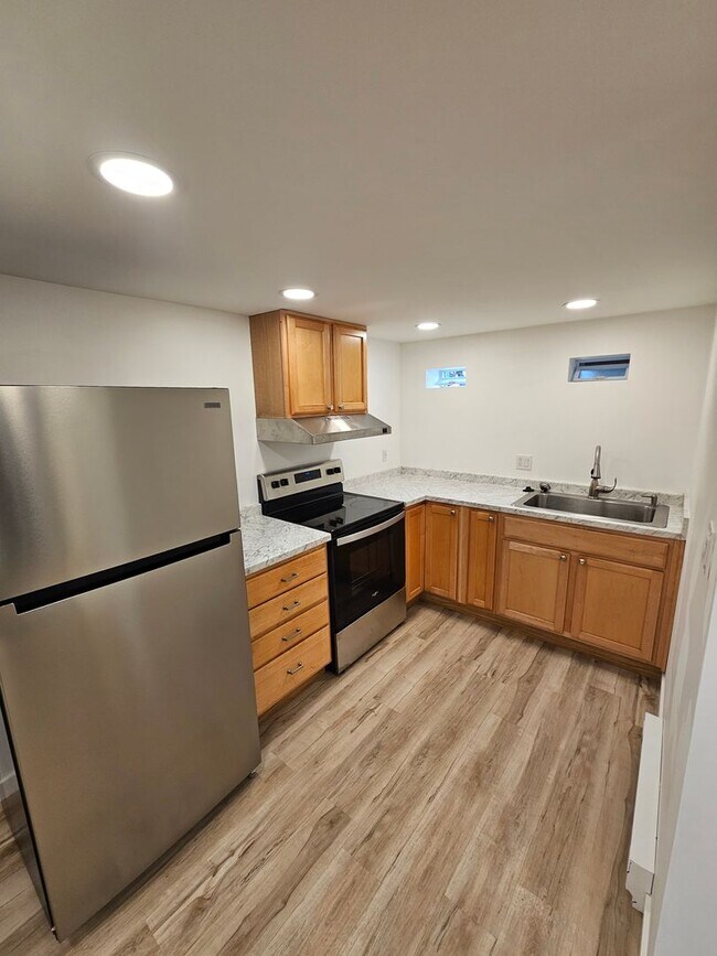 Primary Photo - New 1 Bed unit - Safe, cool, clean, and nice.
