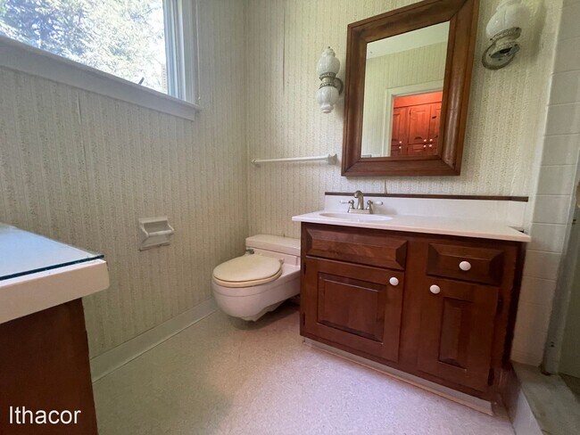 Building Photo - 4 br, 2 bath House - 112 Kay St