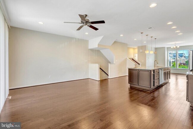 Building Photo - 8932 Dahlgren Ridge Rd