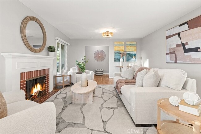 Building Photo - 1505 N Rosewood Ave