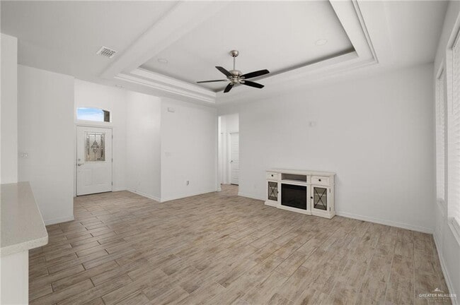 Building Photo - 524 Oak Ridge St