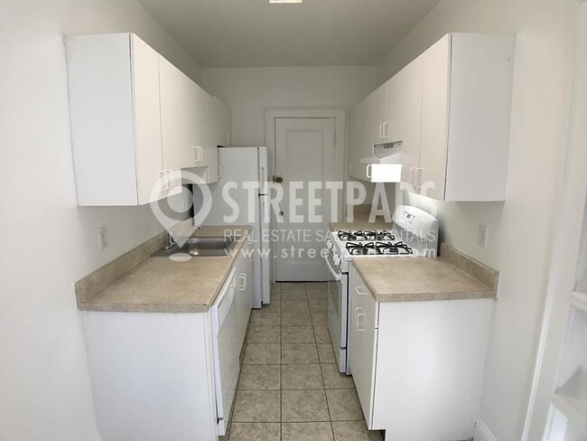 Building Photo - 1 bedroom in Boston MA 02135