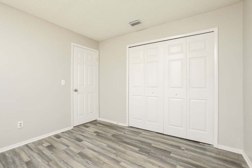 Building Photo - 208 12 League Cir