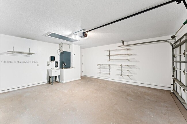 Building Photo - 3561 SW Carmody St