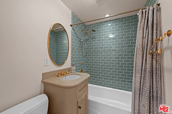 Building Photo - 1575 Alexis Pl