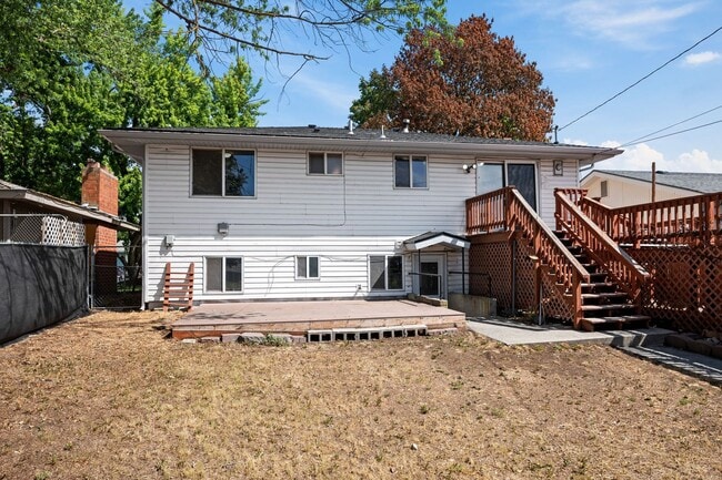 Building Photo - 4 Bedroom Northeast Spokane Home - Availab...