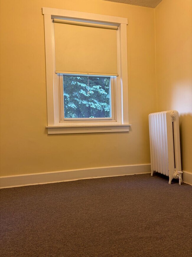 Building Photo - 936 Hamilton Pl