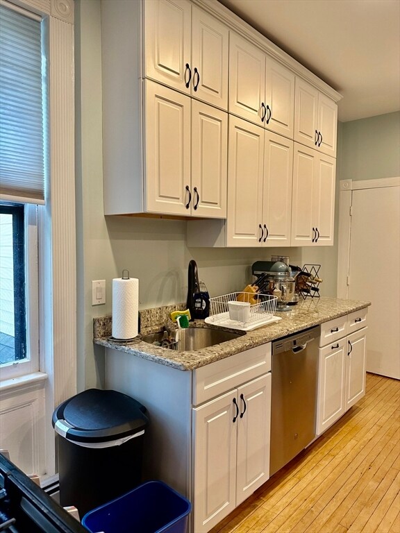 Building Photo - 49 Grove St