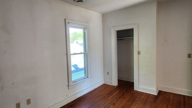 Building Photo - 56 Amm St