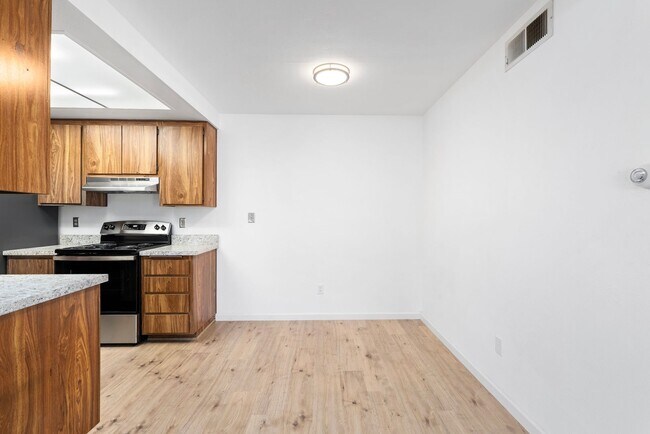 Building Photo - Stunning 1 Bedroom 1 Bath in Dana Point