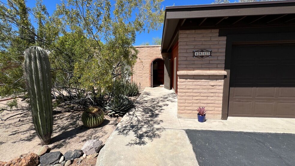 Primary Photo - 4517 E Patricia St