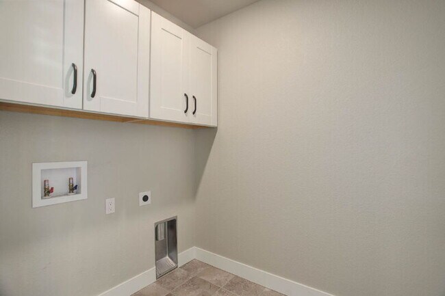 Building Photo - 1732 Stable View Dr