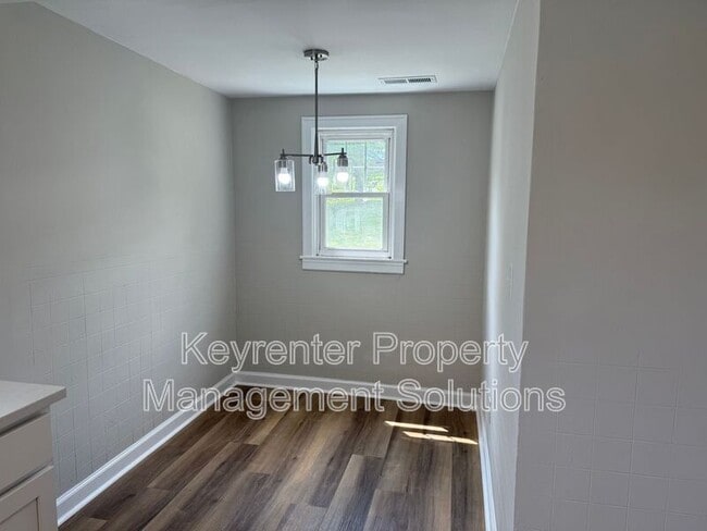 Building Photo - 202 Grubert Ave