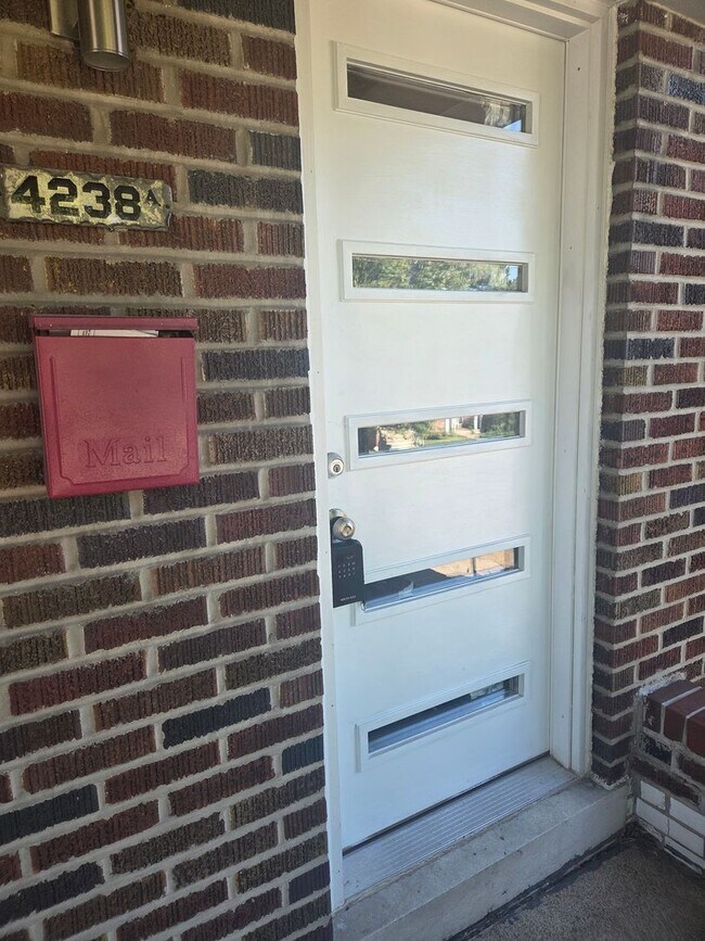 Building Photo - 4238 S 38th St