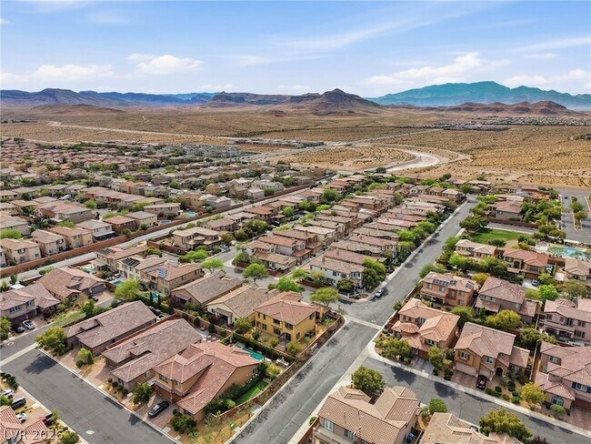 Building Photo - 10344 Shropshire St