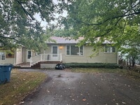 Building Photo - Montrose Rental That Fits Your Lifestyle