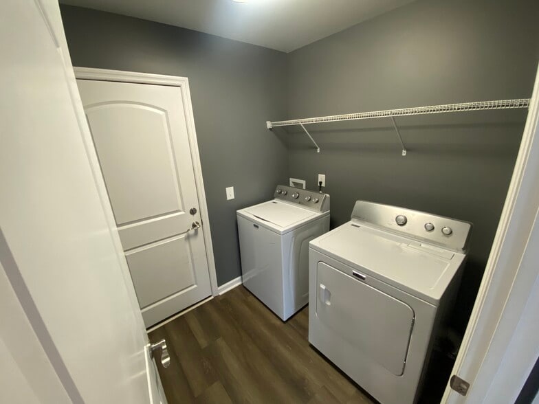 Building Photo - 1003 Jackson Heights Rd