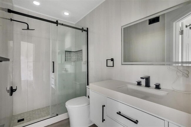 Building Photo - 413 Fountainhead Cir