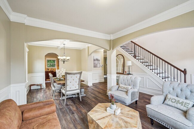 Building Photo - 115 Village Park Dr