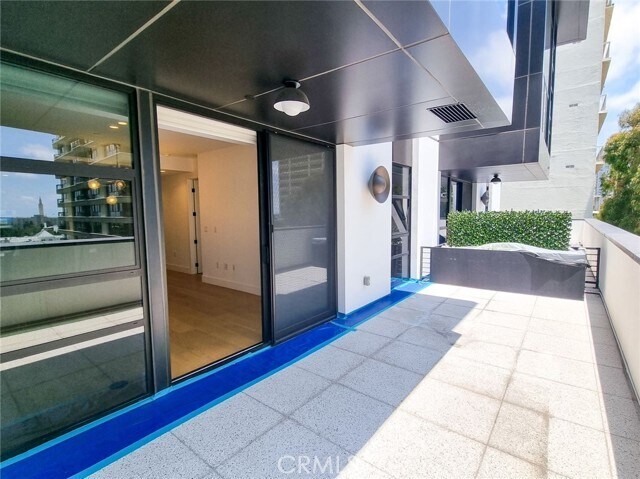 Building Photo - 10777 Wilshire Blvd