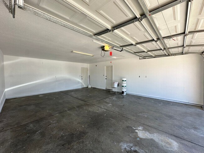 Building Photo - 6527 Nielsen Way