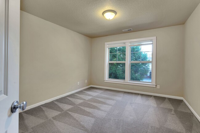 Building Photo - 21114 NW Galice Ln