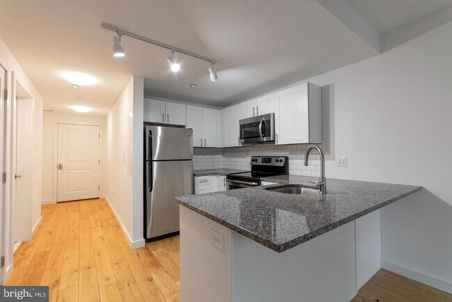 Building Photo - 224 Church St