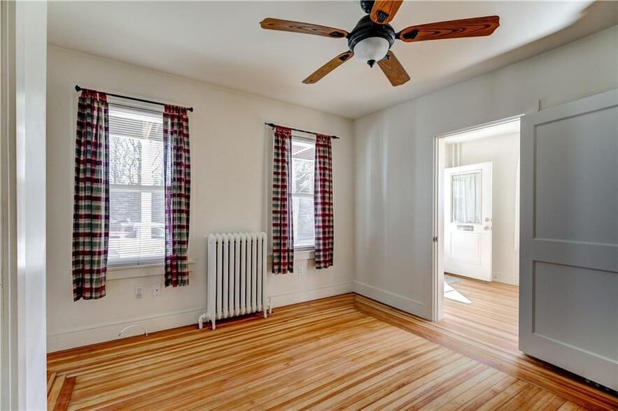 Building Photo - 577 Spring St