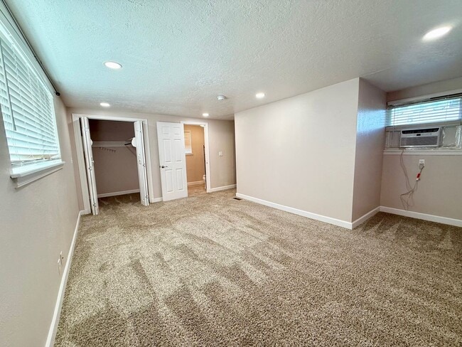 Building Photo - 4 Bed Family Home