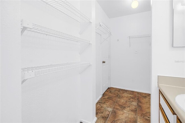 Building Photo - 1400 Gandy Blvd N