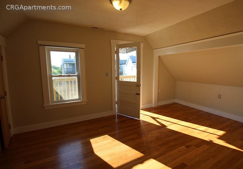 Building Photo - 14 Dow St