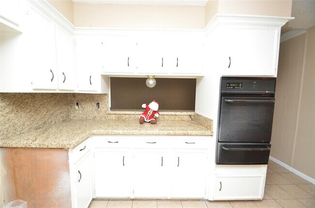 Building Photo - 439 Breeze Park Dr