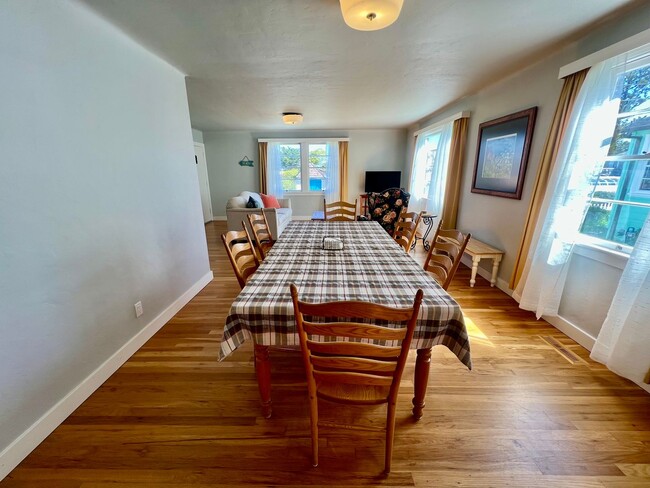 Building Photo - Charming Furnished Home in PG available May 01, 2026!