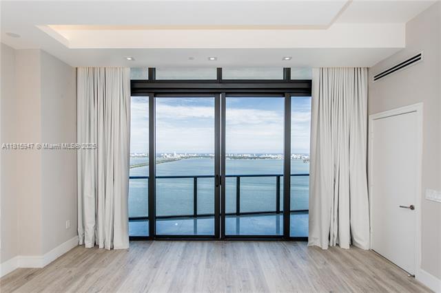 Building Photo - 460 NE 28th St