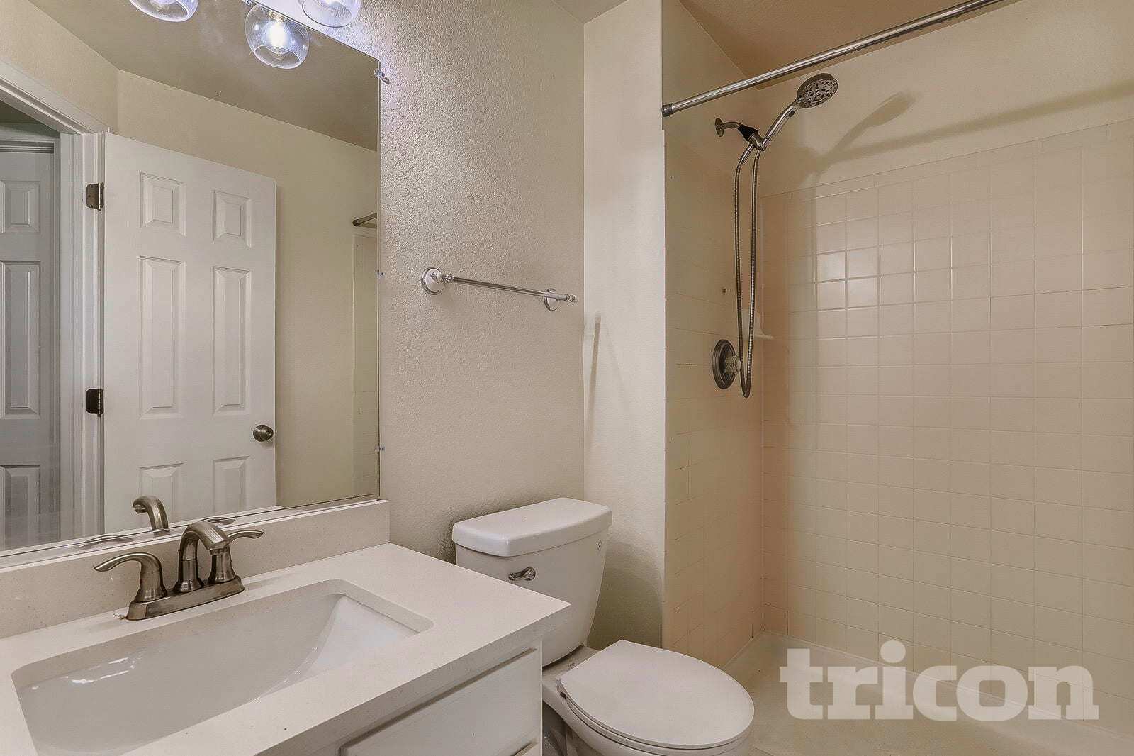 Building Photo - 5305 S Valdai St