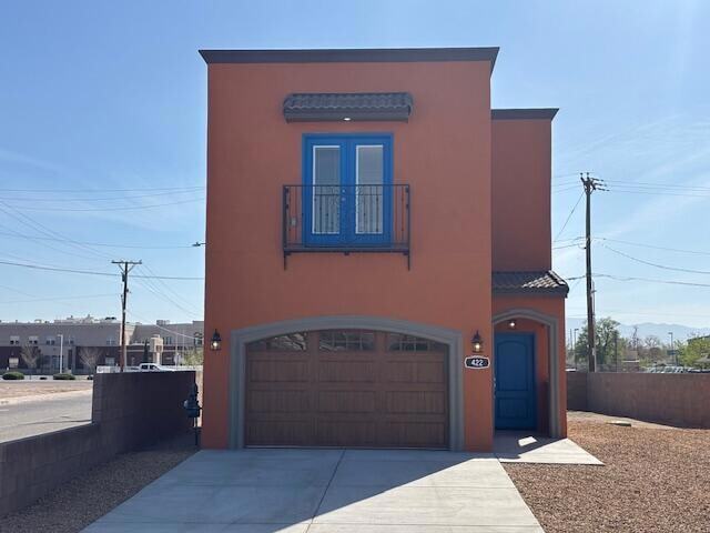 Building Photo - 422 N Lala St