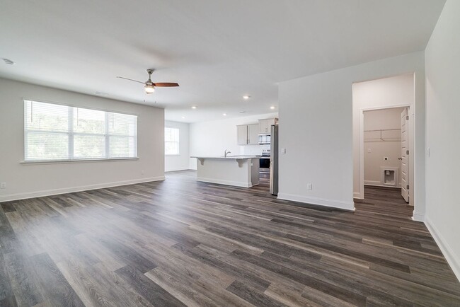 Building Photo - Beautiful 4BR Home in Woodland Trail – Top...