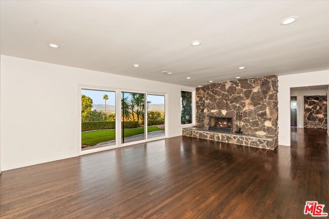 Building Photo - 15451 Longbow Dr