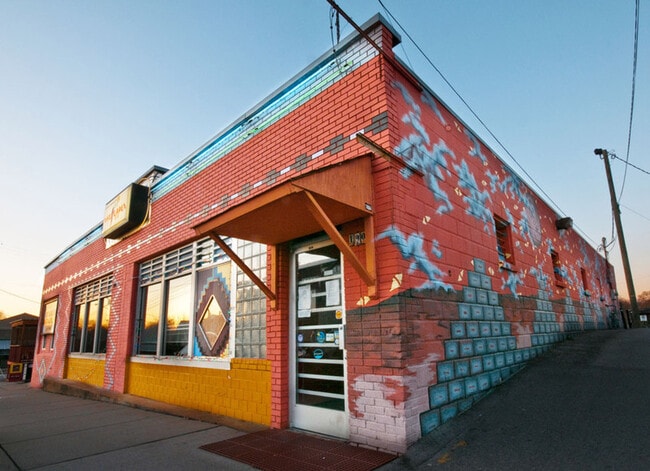 Building Photo - 835 Porter Rd