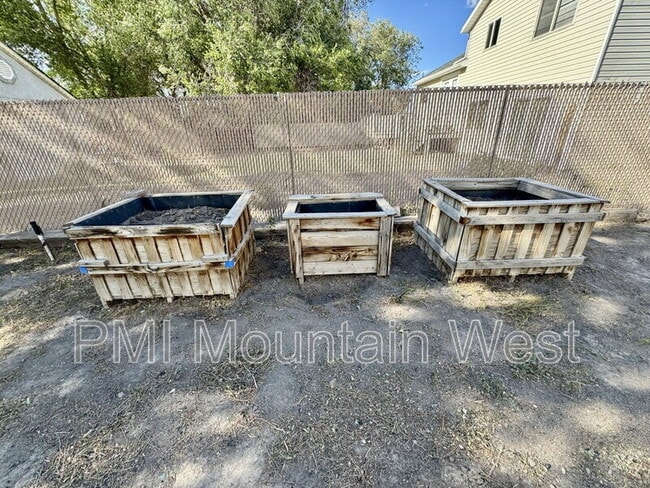Building Photo - 36 Orchard Ln